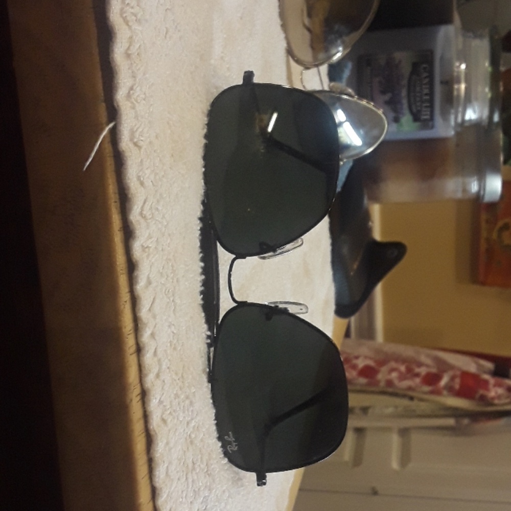 Black Ray Ban leathers